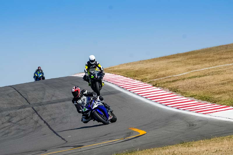 donington no limits trackday;donington park photographs;donington trackday photographs;no limits trackdays;peter wileman photography;trackday digital images;trackday photos